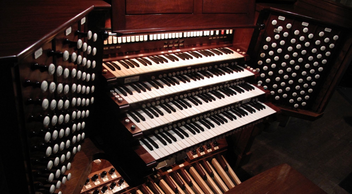 Sunday Organ Recital: Shannon Mathai